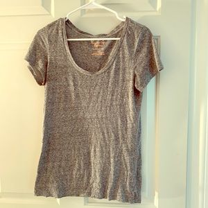 American Eagle Outfitters gray favorite tee